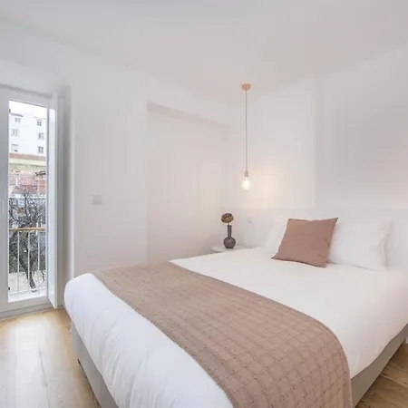 Meet The Warm Apartment