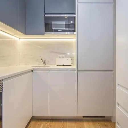 Meet The Warm Apartman